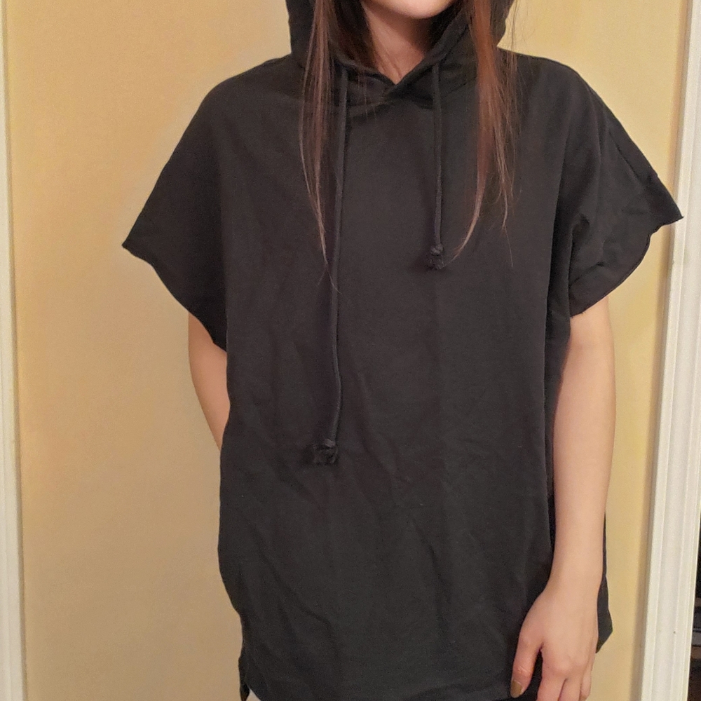 ZARA SPORTY SLEEVELESS HOODY